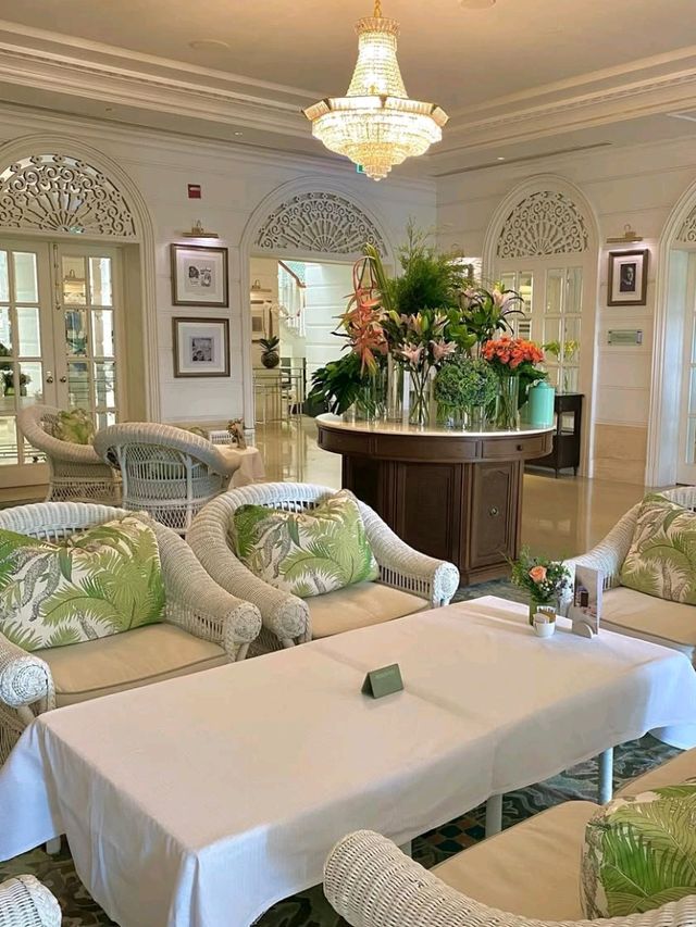 🌸 Whisper of Elegance: A Blissful Escape at The Authors’ Lounge Bangkok ☕📚