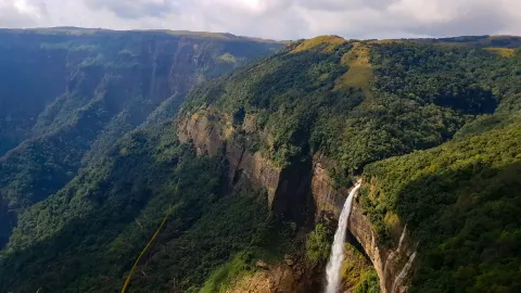 🌿 A Journey Through the Clouds: My Trip to Meghalaya — traveler post in Meghalaya