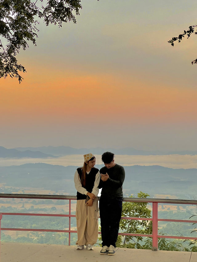 หน้าฝนนี้ ไปดูทะเลหมอกภูทอกกันนนน 🌄🤍