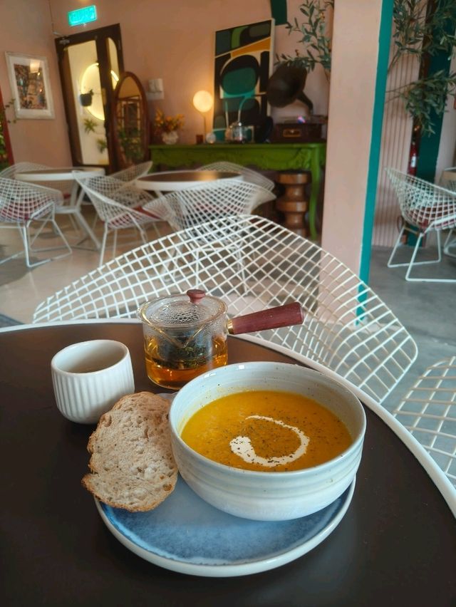 Slow Sips & Sweet Spaces