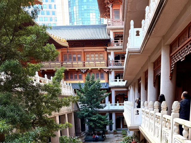 Jing’an Temple – Golden Serenity in the Heart of Shanghai