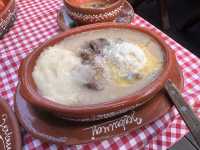 【Zavičaj Balkanska｜ベオグラードで本格セルビア料理を味わう】 地元でも人気のレストラン。