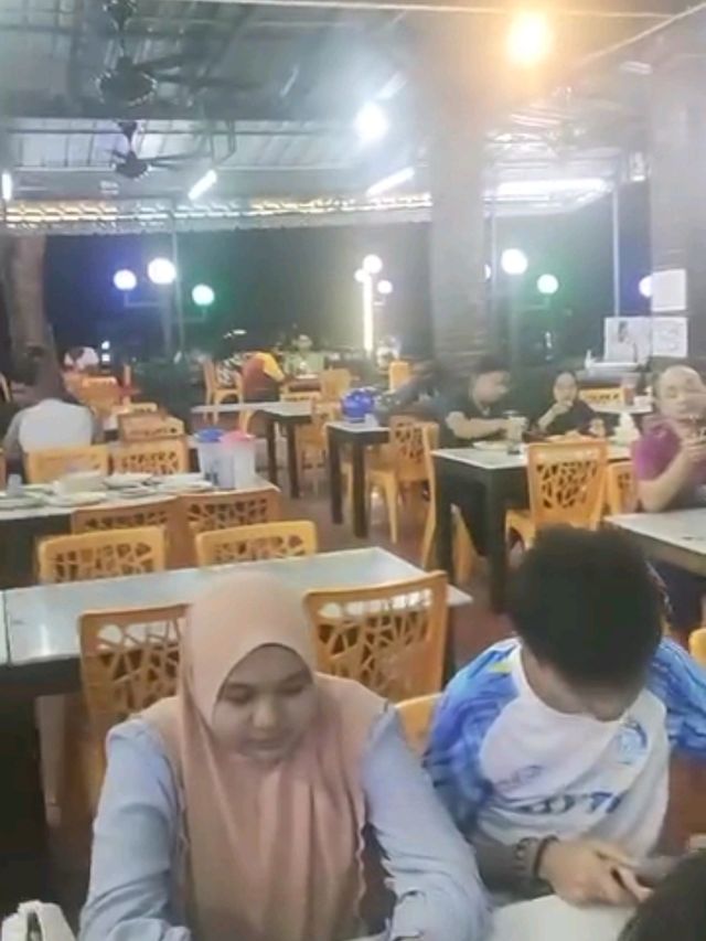 Itinerary: Restaurant Nikmat Tomyam Seafood - Tomyam Tasty in Alor Gajah Melaka, Malaysia