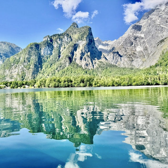在人間仙境～德國國王湖享用清澈湖面倒映的山林美景