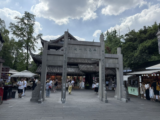 【中国・成都 錦里古街】まるで映画の世界。写真好きにも食べ歩き派にもたまらない場所！