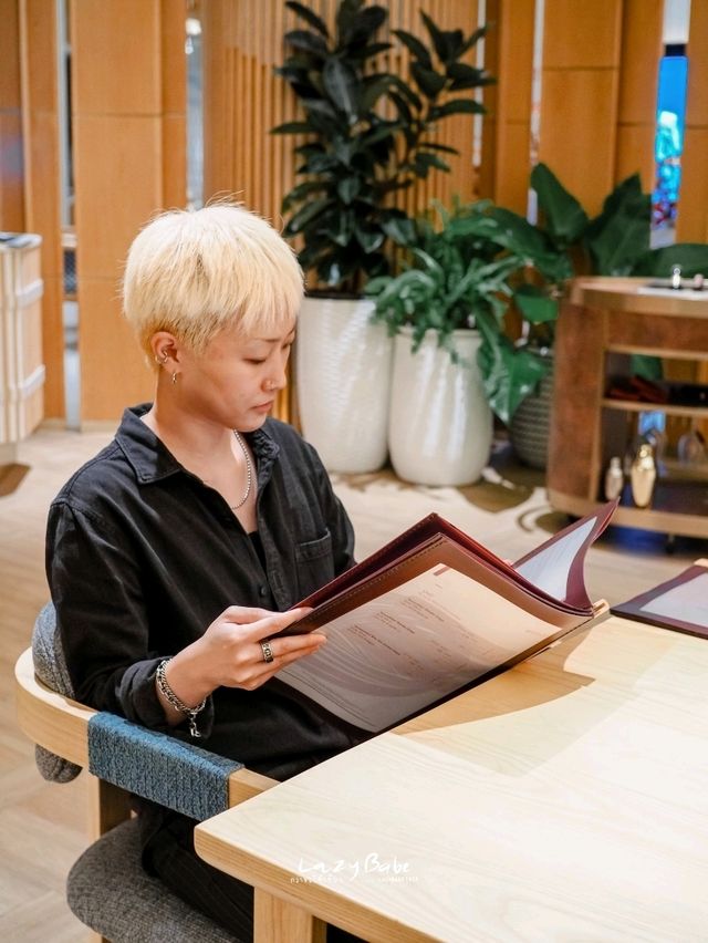 Den ห้องอาหารญี่ปุ่น รร Meliá อร่อย บรรยากาศสงบ
