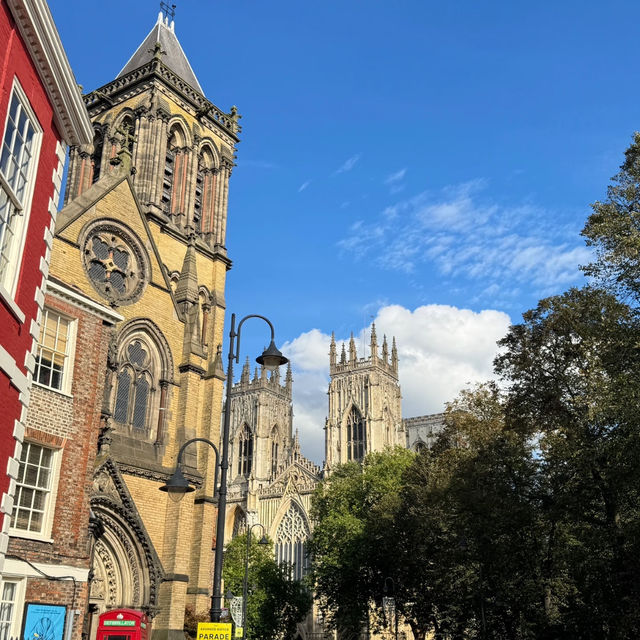 York Day Trip: The "Ghost Shop" Queue Was Insane! 👻🏰