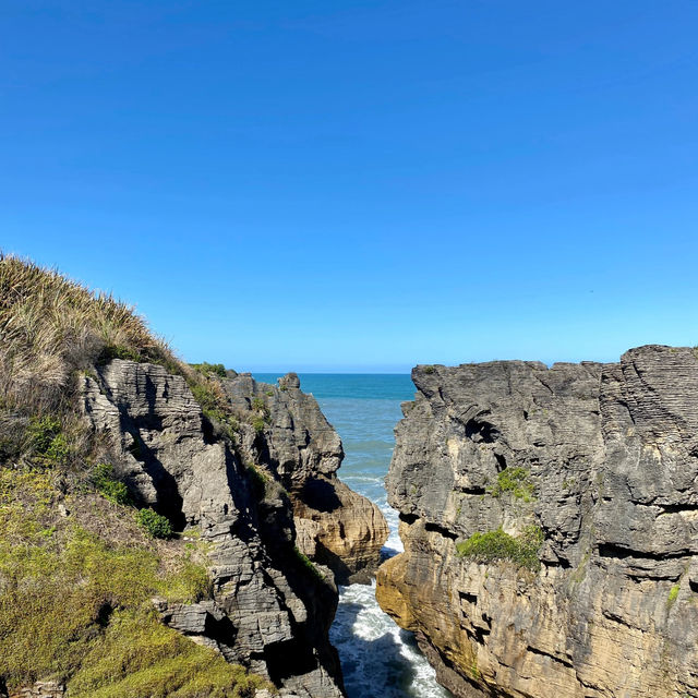 West Coast's Wonder: Pancake Rocks! 🥞🌊