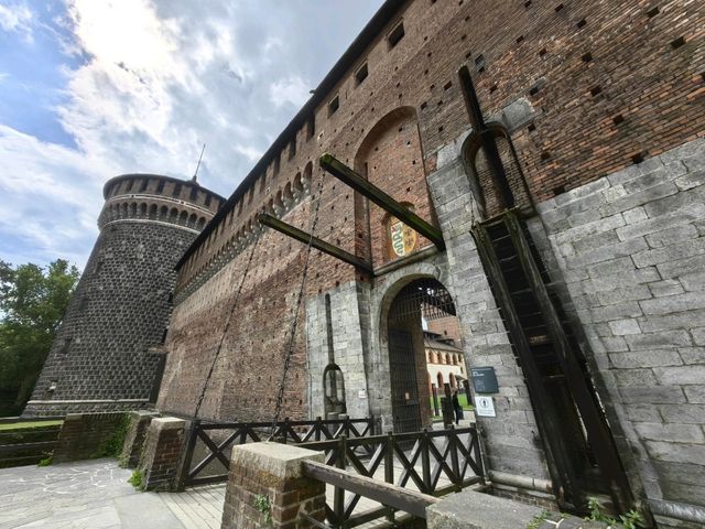 米蘭景點斯福爾扎城堡