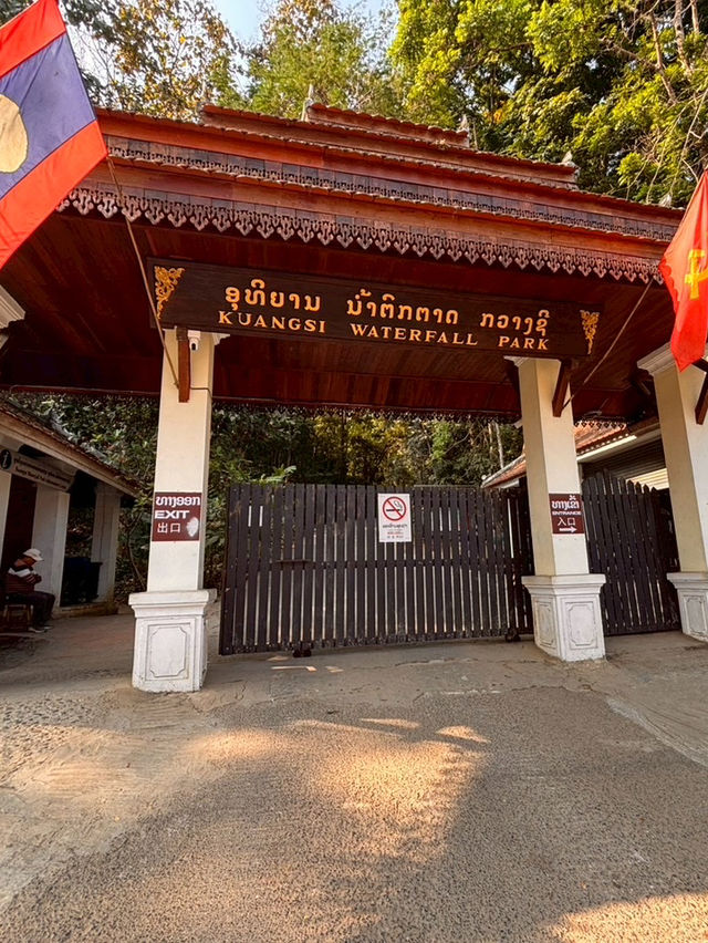 น้ำตกตาดกวางสี หลวงพระบาง ประเทศลาว