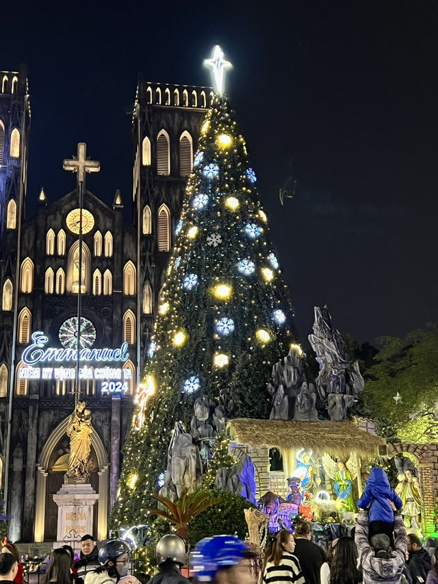 Flashback to winter - Where to See the Best Holiday Decor in Hanoi