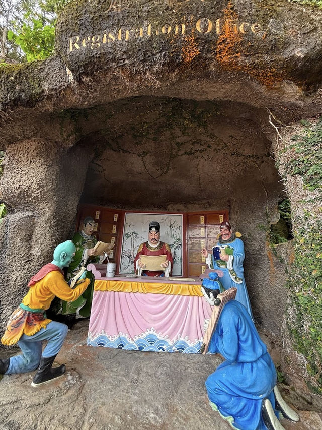 Kuil Gua Chin Swee, A Spiritual Sanctuary Above the Clouds