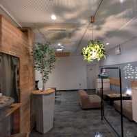 伊勢 | AMAMI LIVING 白天是咖啡店、晚上化身酒吧
