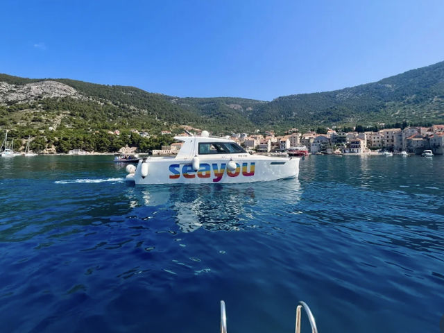 My Croatian Island Hopping Adventure: Serenity in Komiža! 🇭🇷🛥️