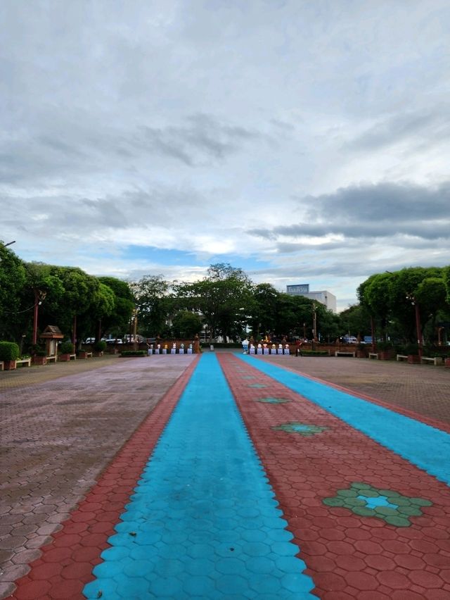 อนุสาวรีย์พระนางจามเทวี ที่ลำพูน