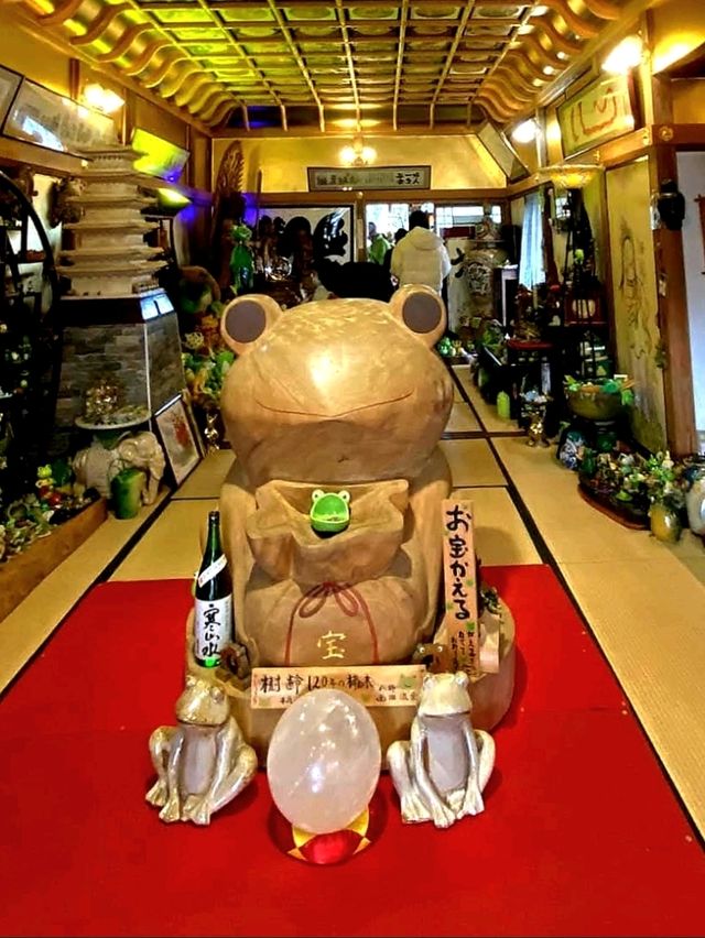 Nyoirinji Temple หรือวัดกบ🐸