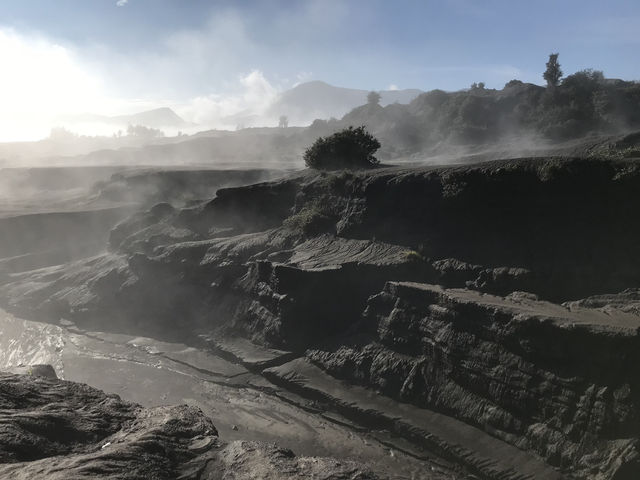 🌄 Mount Bromo, Indonesia – A Dreamy Volcano Escape Made Easy 🌄