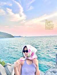 ชมพระอาทิตย์ตกที่ “หาดถ้ำพัง” เกาะสีชัง