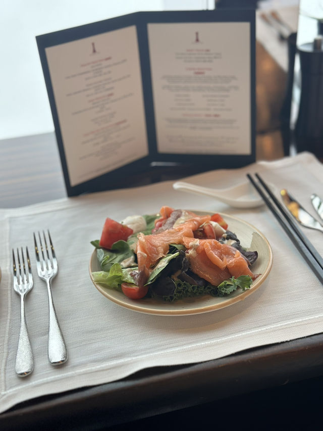 【女子旅必見】The Ritz‑Carlton Hong Kongで特別な食事を🍽️