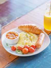 A Cozy Brunch Spot with Wholesome Bakes
