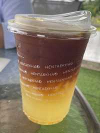เห็นแต่เขา คาเฟ่ 