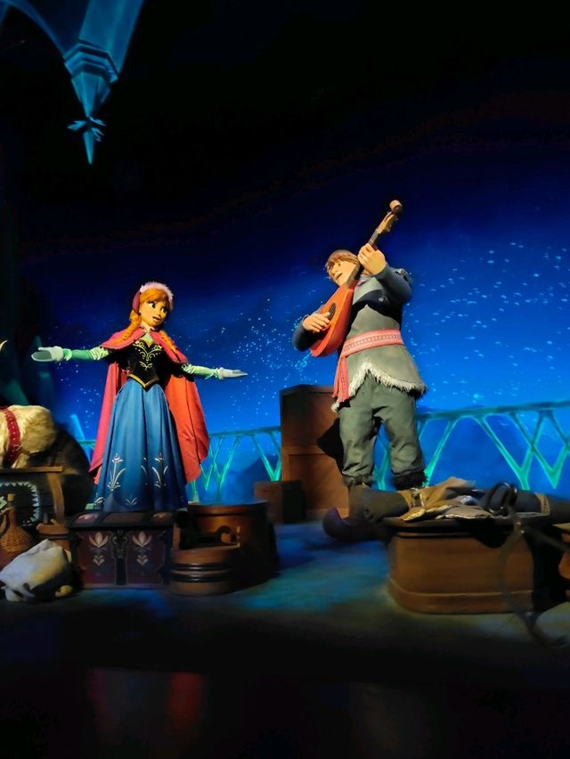 ท่องโลกดินแดน frozen ever after
