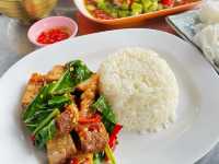 ข้าวมันไก่นายโต้ง - ร้านที่จริงใจในอุบล