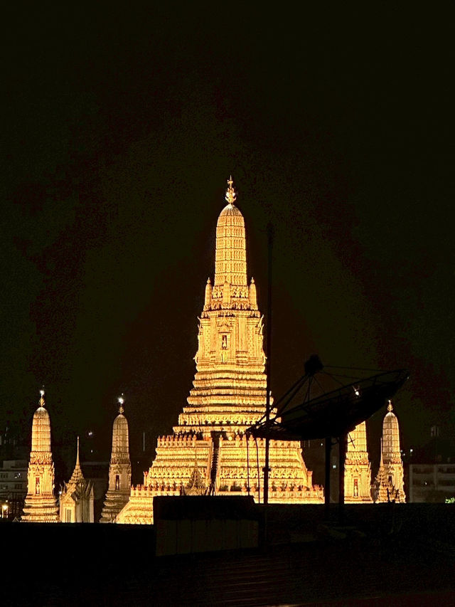 เสน่ห์ของวัดอรุณยามค่ำคืน ผ่านสายตานักถ่ายภาพ