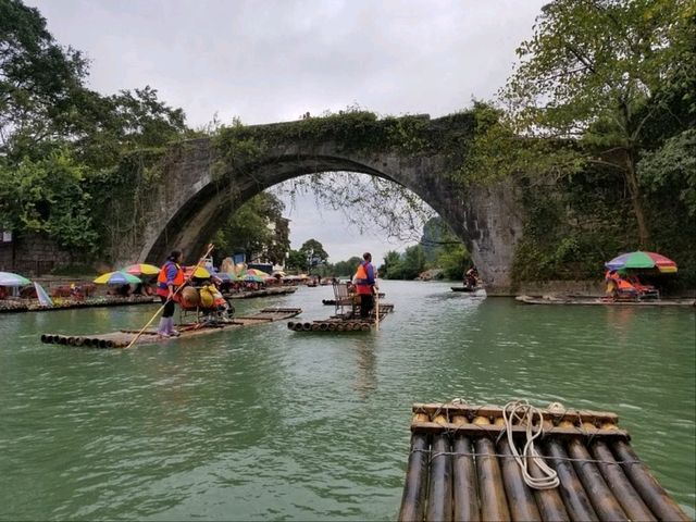 “Yulong River: Bamboo Rafts, Karst Peaks & Countryside Dreams – A Quiet Escape near Yangshuo”