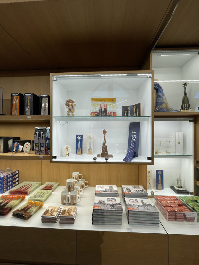 🇪🇸 Sagrada Familia Gift shop 
