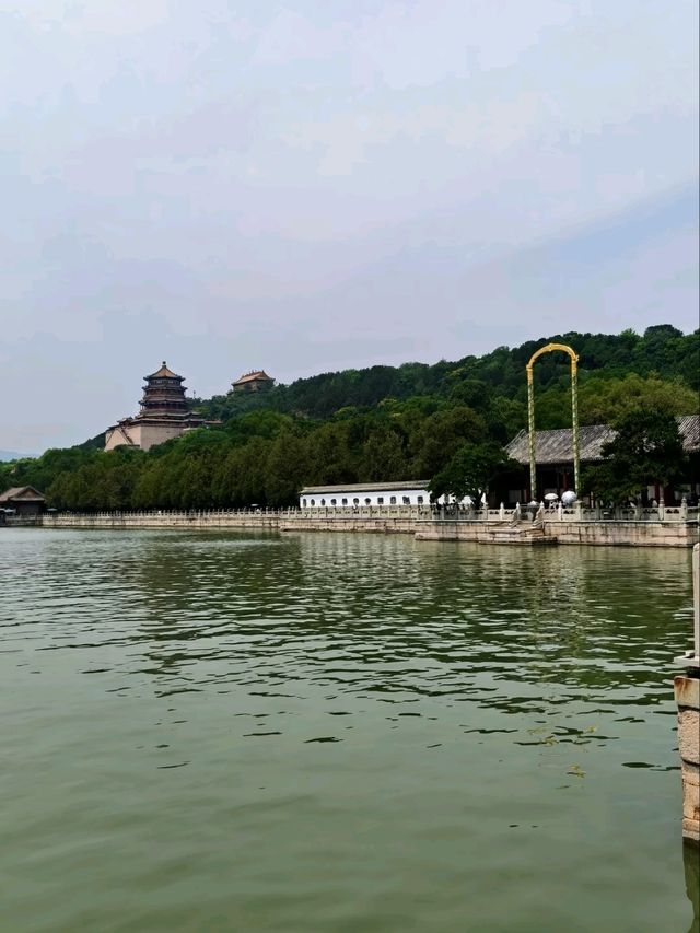 SUMMER PALACE · BEIJING’S 3-SQUARE-KILOMETER IMPERIAL ESCAPE