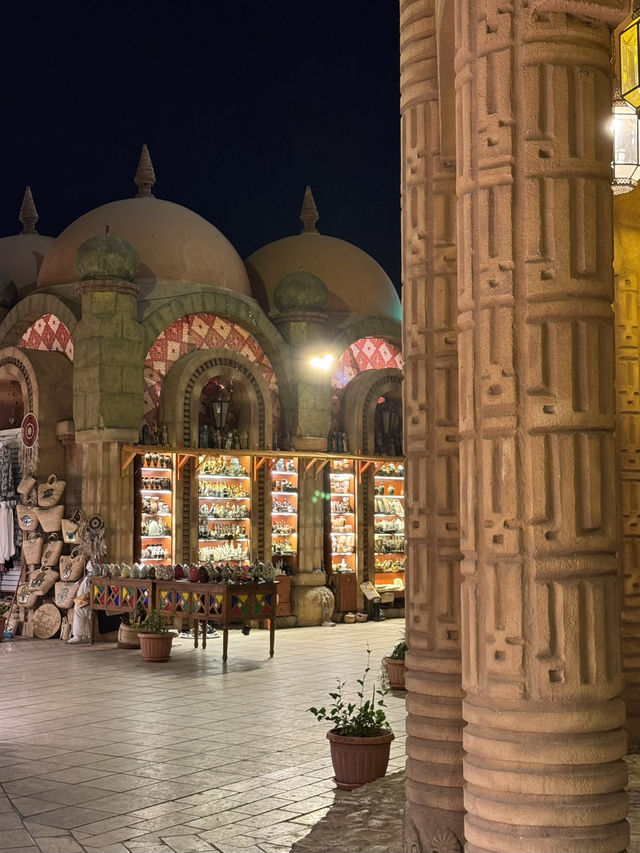 🕌 빛과 그림자 사이, 사바하 모스크의 밤 🌙