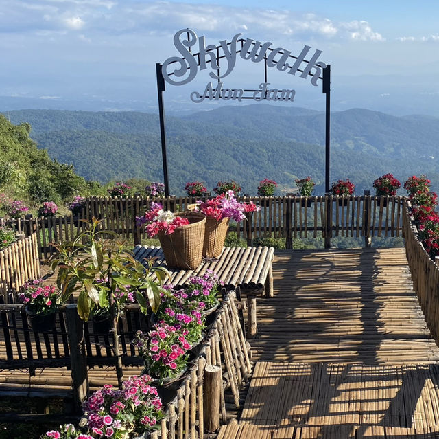 🌤️ เดินชิลบน Skywalk ม่อนแจ่ม ชมวิวสุดปังแบบ 360° 🌤️ เดินชิลบน Skywalk ม่อนแจ่ม ชมวิวสุดปังแบบ 360°
