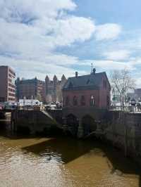 Urban Energy and Historic Streets in Hamburg City Center
