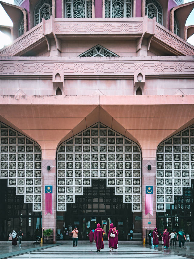 말레이시아 푸트라자야 여행: 분홍빛 돔의 푸트라 모스크 🕌