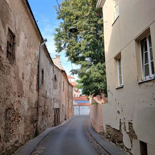 Exploring the Historic Splendor of Vilnius Old Town in Vilnius