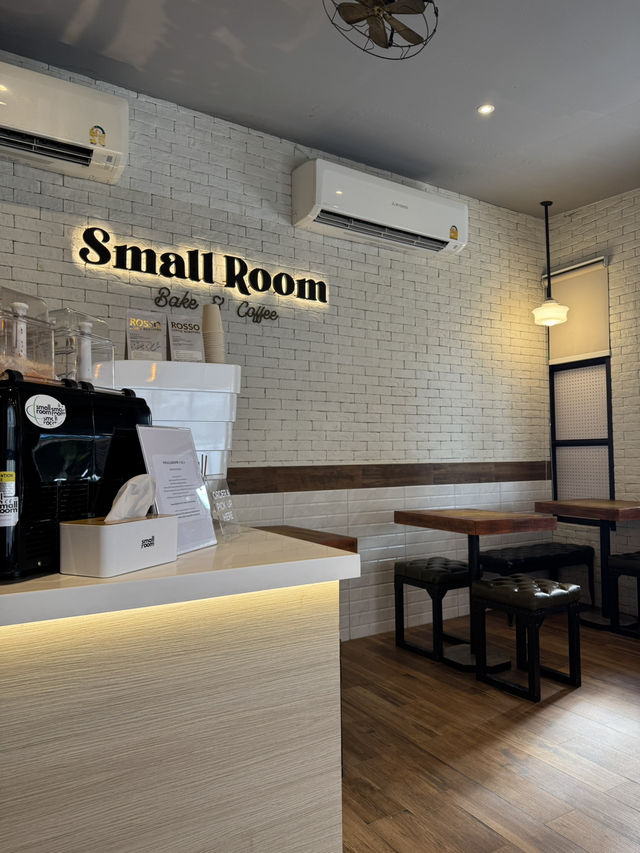 แวะพักกินบิงซูที่ small room 🍧