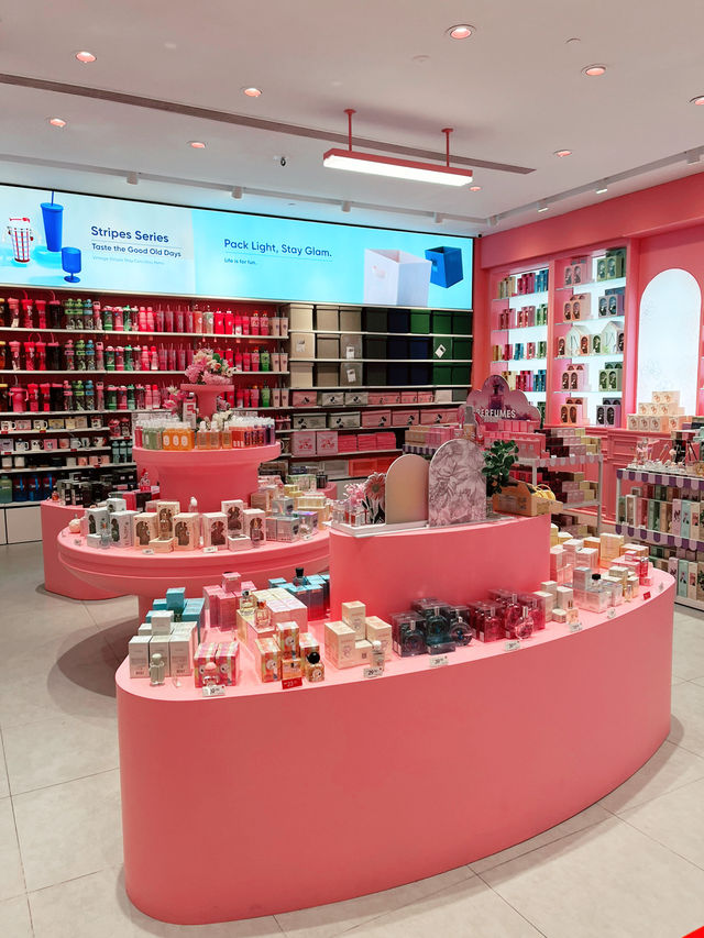 “Miniso Store: Must-Visit for Cute Finds, Gifts, and Figurines!” 