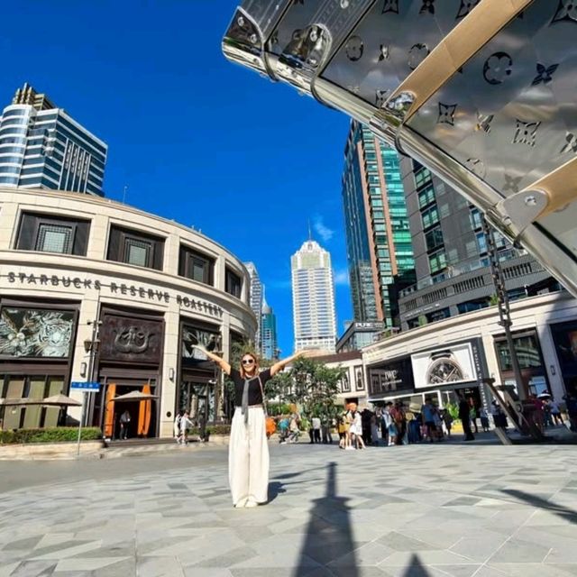 Starbucks ที่ใหญ่ที่สุดในจีน Starbucks ที่ใหญ่ที่สุดในจีน