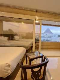 ไม่ต้องเดินให้เหนื่อย จบที่วิวในห้องพัก Pyramid 