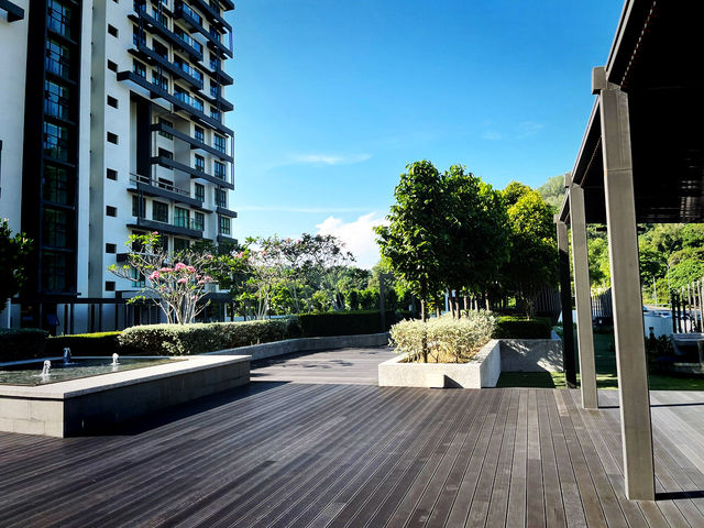 Raffel Tower, Gelugor — Modern Hillside Living with Scenic Views