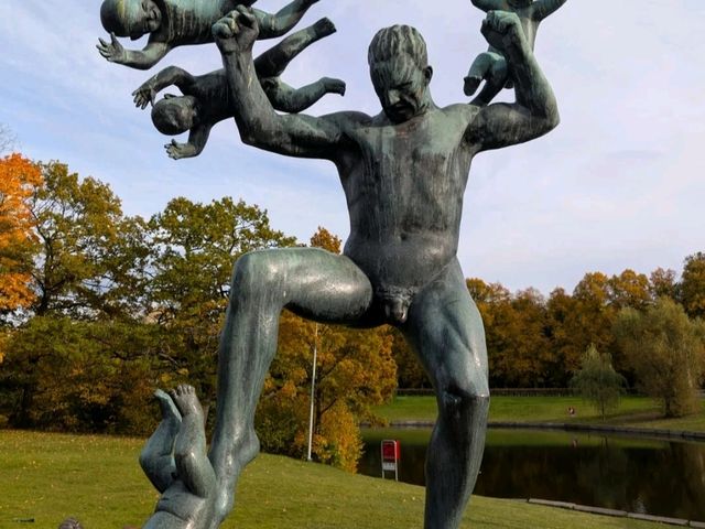 VIGELAND SCULPTURE PARK. VIGELAND SCULPTURE PARK.