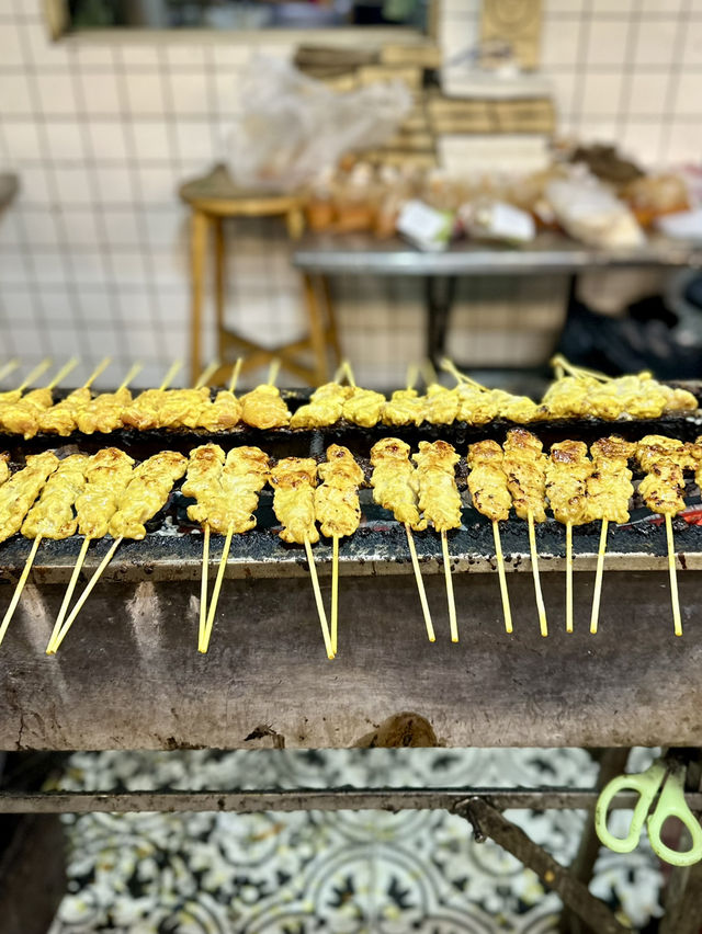 ร้านหมูสะเต๊ะ🐷ที่อร่อยและอยู่มานานหลายปี ร้านหมูสะเต๊ะ🐷ที่อร่อยและอยู่มานานหลายปี