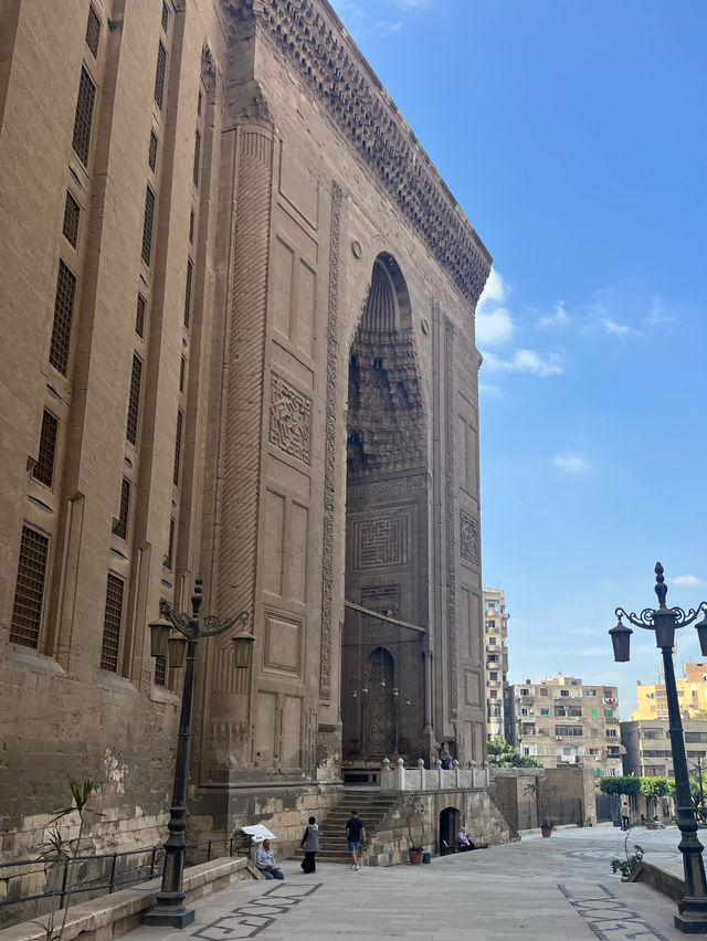 🕌圧倒的な石造建築に包まれる名作｜Mosque-Madrasa of Sultan Hassan