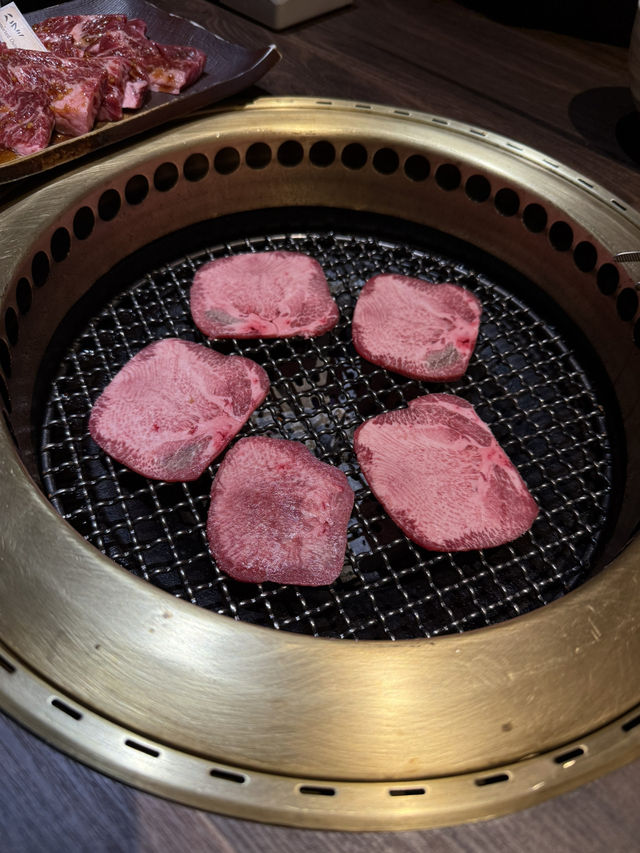 This Tokyo Yakiniku Spot Is the Real MVP! 🥩🔥 This Tokyo Yakiniku Spot Is the Real MVP! 🥩🔥