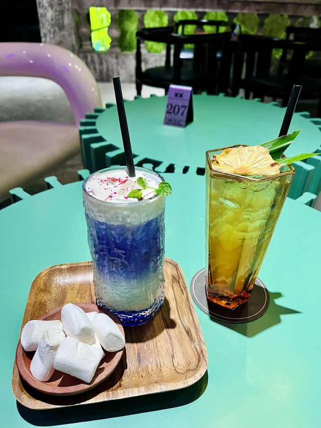 The XX Coffee Bar: Hanoi’s Stylish Sip & Chill Spot🇻🇳☕️ The XX Coffee Bar: Hanoi’s Stylish Sip & Chill Spot🇻🇳☕️