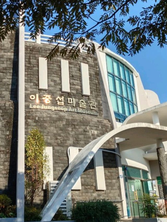 ชิคๆชิลล์ๆสตรีทอาร์ตสุดคูลใจกลางเมืองซอกวีโพ@ Lee Jung Seop Sreet,Jeju Island
