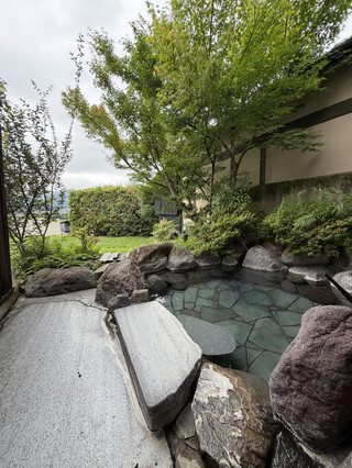 Live amidst the scenery! ⛰️ Private hot spring in every room + meals with panoramic views, a healing escape from the hustle and bustle of the city ✨