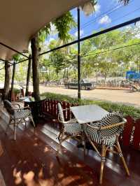 A tranquil Dining Gem. 