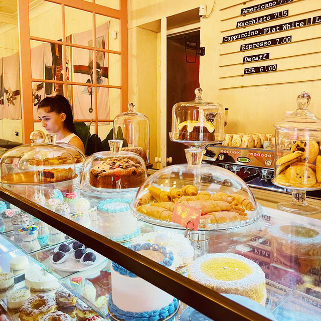 【ジョージア🇬🇪/かわいいがたくさん集まったカフェ🧁☕️】